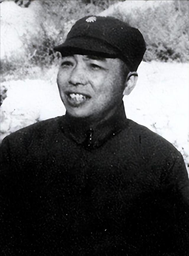 1987年一老妇参观彭德怀故居，工作人员请她题词，她立马说出20字
