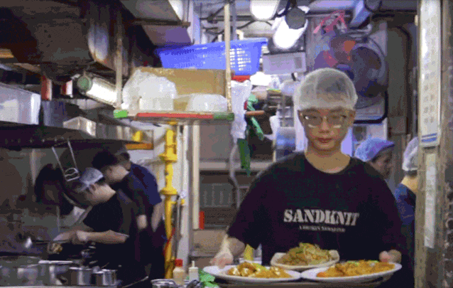 假期还没安排好？战友：听说老班长开了一家店……