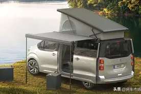 逃离城市生活！雪铁龙升顶露营车，两个大床，拉货载人各不耽误图片