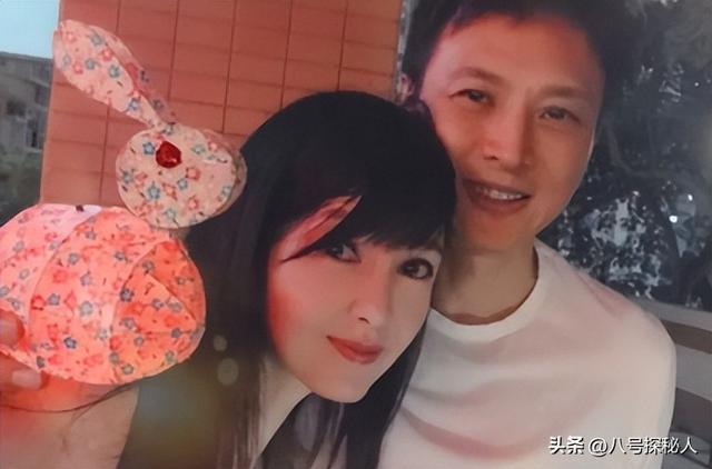 被戴8次绿帽子	，3次被捉奸在床，这就是我们“玉女	”守卫的爱情