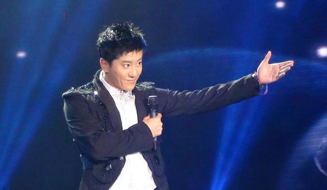 他8次上春晚，作死被捕入狱，今54岁无人问津，老搭档也断了联系