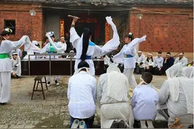 老人说“丧事3人不去，家人顺顺利利”，哪3人？去了有何不妥？图片