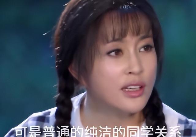 51岁林志玲突然现身上海	，四肢干瘦脸圆又肿，穿印花黑丝努力扮嫩