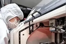 中国智造震撼全球！28纳米光刻机问世，赶超ASML不是梦！图片