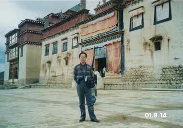 香格里拉:草甸、海子与金顶的叙事