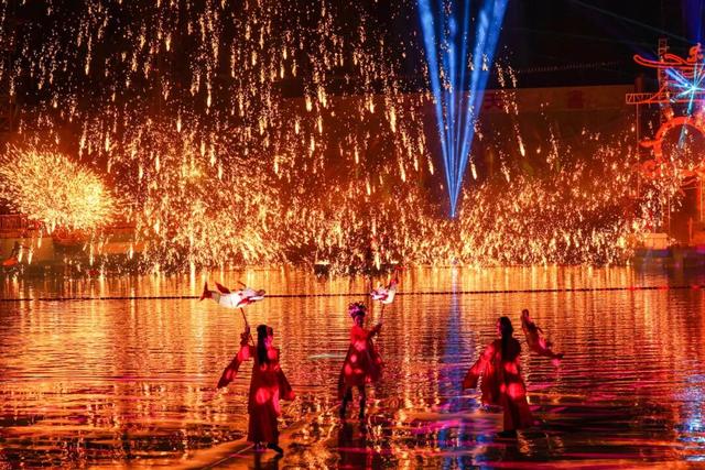 赏花灯，庆佳节！乐海神话世界华灯初上，动物王国喜气满满