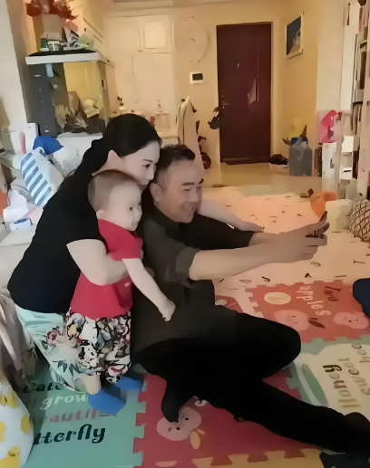 杨议被曝让正妻小三同吃住，带私生子回家，败光杨少华最后的体面