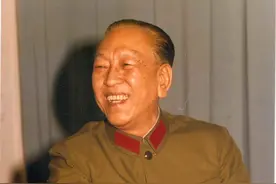 驻外大使耿飚专程看望徐向前，徐：你先把司令政委扔沟里事说清楚图片