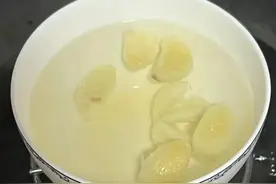 感谢婆婆煮的大蒜水，孩子喝了一碗，晚上睡觉都不咳了图片