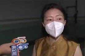 五年霸占邻居车位被挪车，女子反告物业！网友：年度最刚物业诞生图片