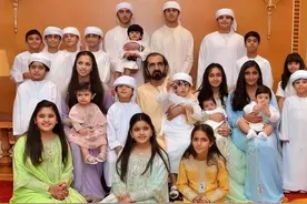 迪拜倾国倾城的大王妃，被表哥20箱珠宝抬进皇宫，生12娃不见真容图片