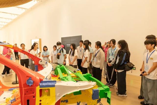 “石油探险家”“小小考古家”研学大庆