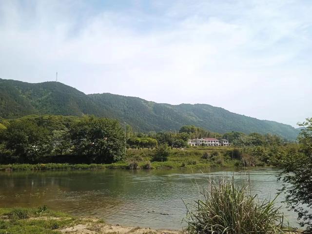 浏河滚滚欲留春，独向芳踪觅雅意——徒步小溪河散记（六）