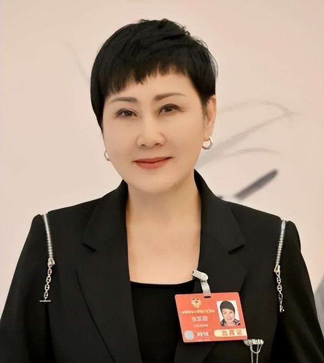 贪财又好色！德不配位的几位老艺术家，诠释了人前一套，背后一套