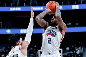 布莱克尼还是达隆·拉塞尔？11冠王广东争冠第四外援到底是谁？图片