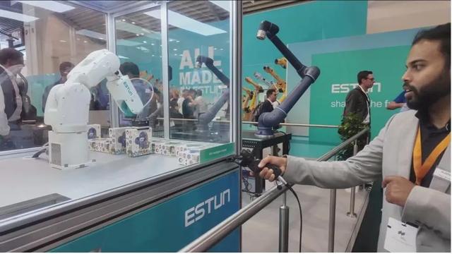 机器人爆发元年：德国Automatica展会涌入中国玩家