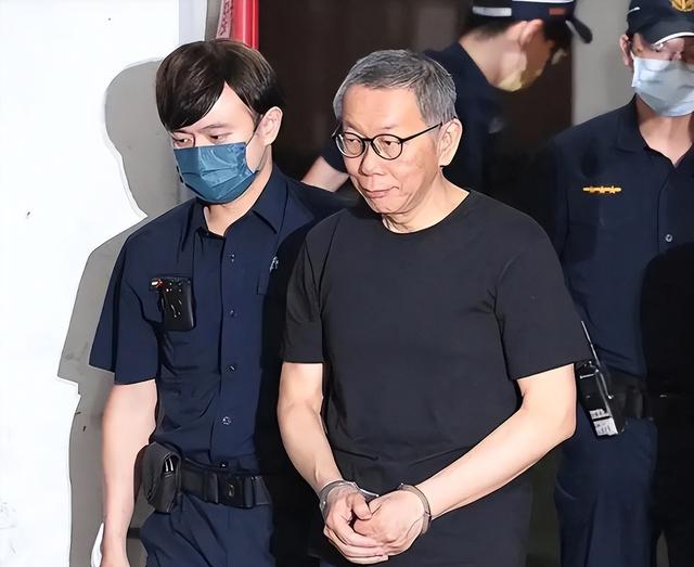 被大陆警告后，赖清德改口称洪秀柱无罪，对没去北京的马英九下手