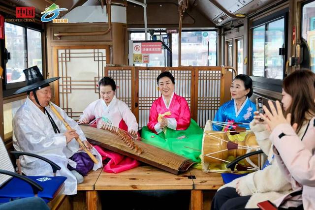 冰雪为媒 12国外交官走进吉林共赏中国之美