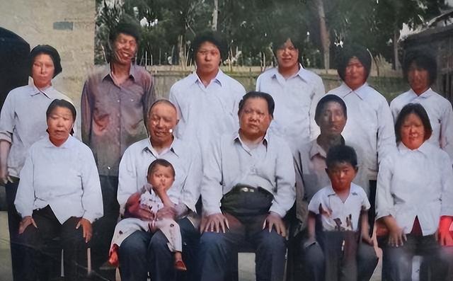 毛主席视察天津时想见李银桥，得知他已经入狱，伟人只说了两个字