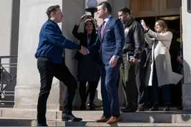 美国防部给马斯克开"对华作战会"？特朗普紧急公关，再次印证王毅的话图片