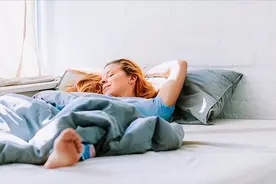 睡觉时身体突然“抖一下”，千万别忽视，这3种情况可能提示疾病图片