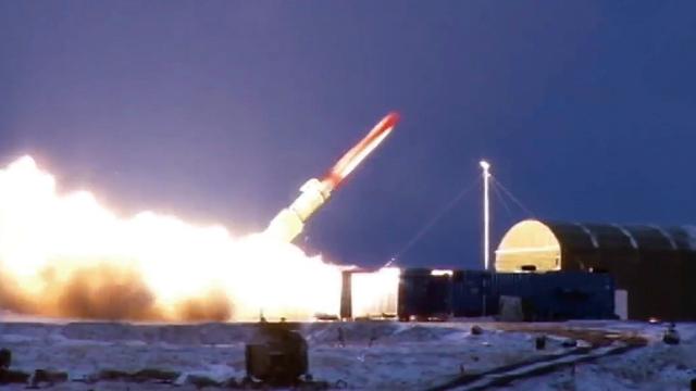 特朗普开头炮！打破33年核静默硬刚普京，全球核竞赛再被点燃？