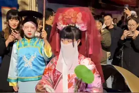 微信隐藏表白代码大全，微信满屏表情代码，万圣节表白专场图片