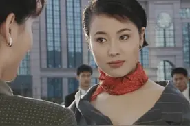 她20岁生儿子21天后逃离豪门，独自打拼成功，第三次爱情获幸福图片