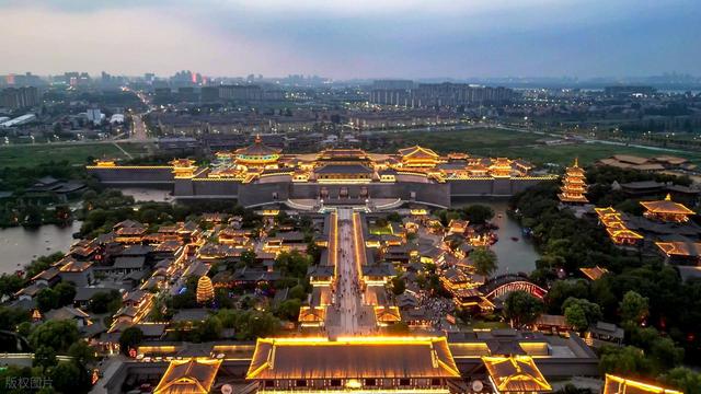 湖北省的一座黑马城市，被称为下一个“武汉”，交通优势不输郑州