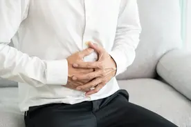 最伤肝的行为，不是喝酒，不是抽烟，而是这4样图片