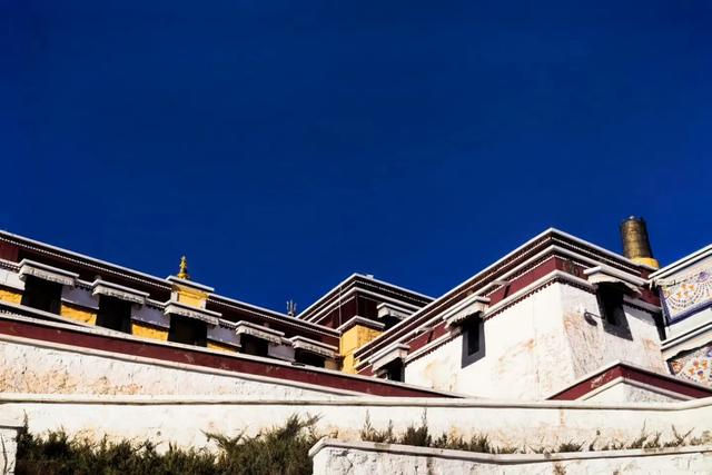 探秘“漠南布达拉宫”五当召,一座寺庙中的高等学府!