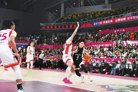 “大宝贝”受伤缺阵 山西女篮主场70比86负于东莞队图片