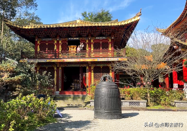 成都最不可低估的寺庙，金碧辉煌，充满皇家气度，公交可直达！