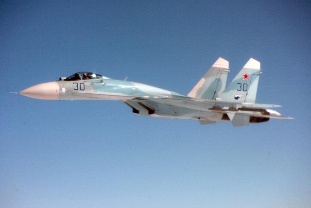 攻不了也守不住？中国空军在西藏上空，被印度空军足足欺负了40年