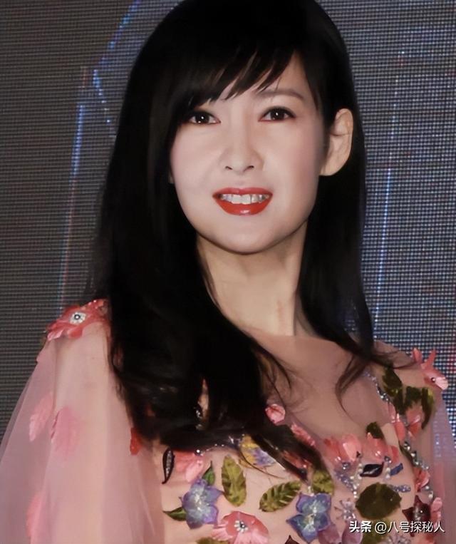 被戴8次绿帽子，3次被捉奸在床	，这就是我们“玉女”守卫的爱情