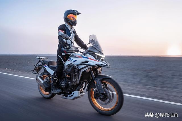 31777元起，续航突破500km，带电子减震和毫米波雷达的ADV来了