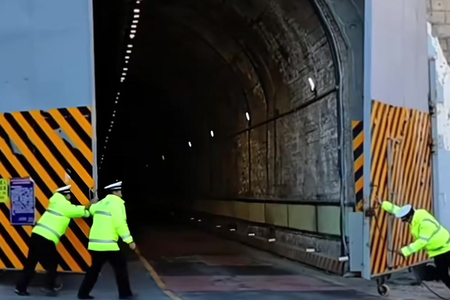 中国最凄美的公路！数万人十年建独库公路，为何每年封闭8个月？