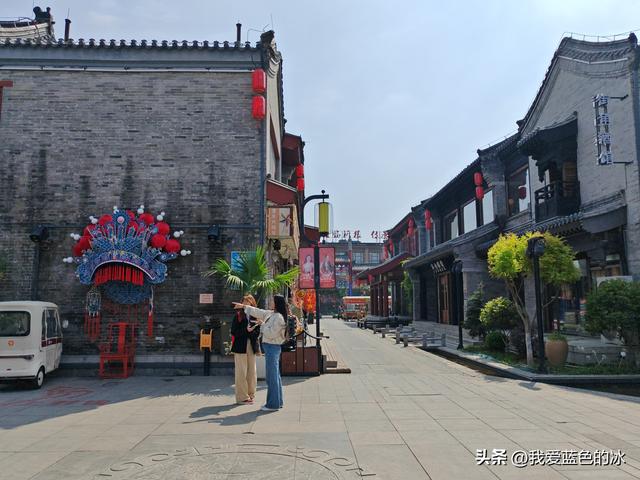 参观临沂市沂州里。城市里就应该多一些这样让市民吃喝玩耍之地