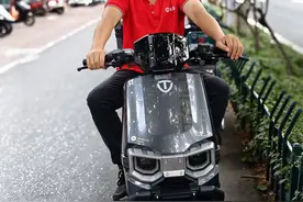 雅迪电动车E10和台铃电动车苍穹对比，2款高端车都有过之而无不及图片