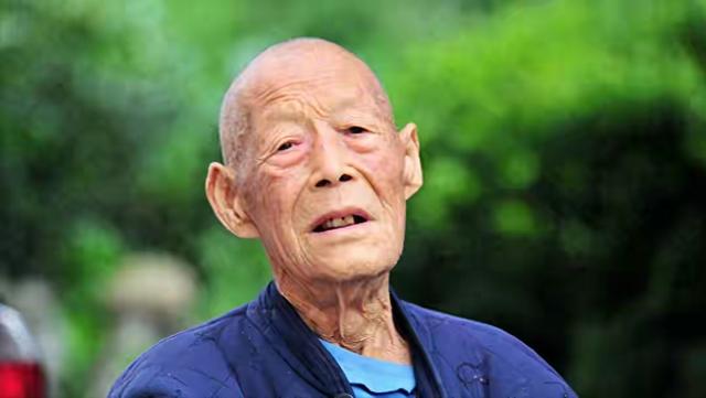 我55岁，已经绝经了，前段时间跟一个比我大八岁的老头在一起了