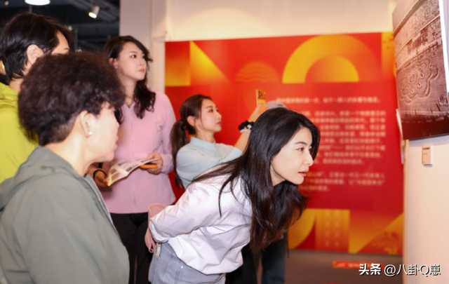 霍启刚太幸福，44岁郭晶晶又传喜讯，让霍震霆和香港阔太圈沉默了