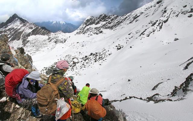 昨天崂山发生的坠崖事故