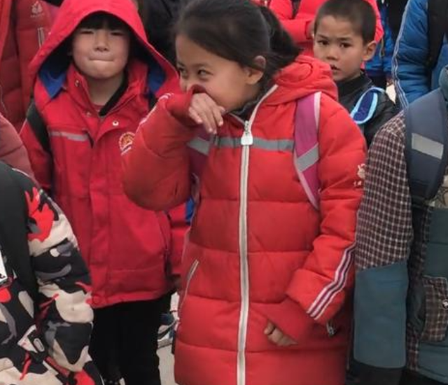 后悔吗？一笑成名拒绝百万签约的铁嘉欣	，4年过去如今过得怎么样