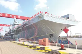 076型两栖攻击舰，解放军海军，到底要建几艘呢？图片