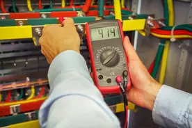 用指针万用表怎么测量电容器的容量？ 其实方法很简单，一看就会图片