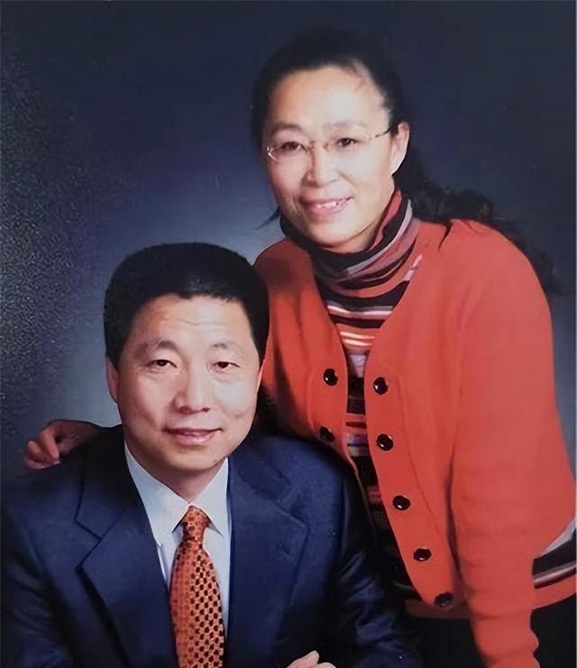 杨利伟夫人温柔美丽，被婆婆一眼看中，为丈夫放弃工作毅然随军！