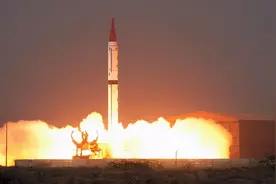 印巴战争升级，从空战变成互射弹道导弹，印度又在全世界面前丢脸图片