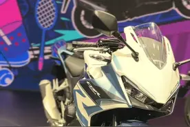 2025款本田CBR400R来啦！图片