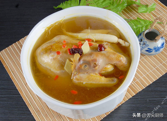 花胶榴莲煲鸡汤功效 2026年花胶榴莲煲鸡汤功效与禁忌