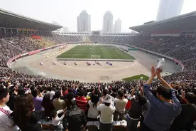 足球俱乐部，割球迷的韭菜？图片